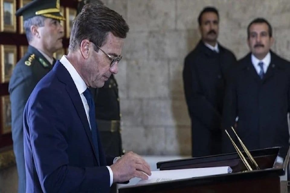 T&uuml;rkiye gezisinde Anıtkabir'i ziyaret eden İsve&ccedil; Başbakanı Ulf Kristersson, NATO