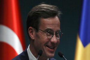 Kristersson, ülkesinin Türkiye'nin NATO başvurusunu onaylayacağından emin olduğunu, ancak Ankara'nın istediği