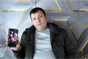 İZMİR'de yaşayan, hem T&uuml;rkiye hem Norve&ccedil; vatandaşı olan Hasan Altun&ccedil;'un
