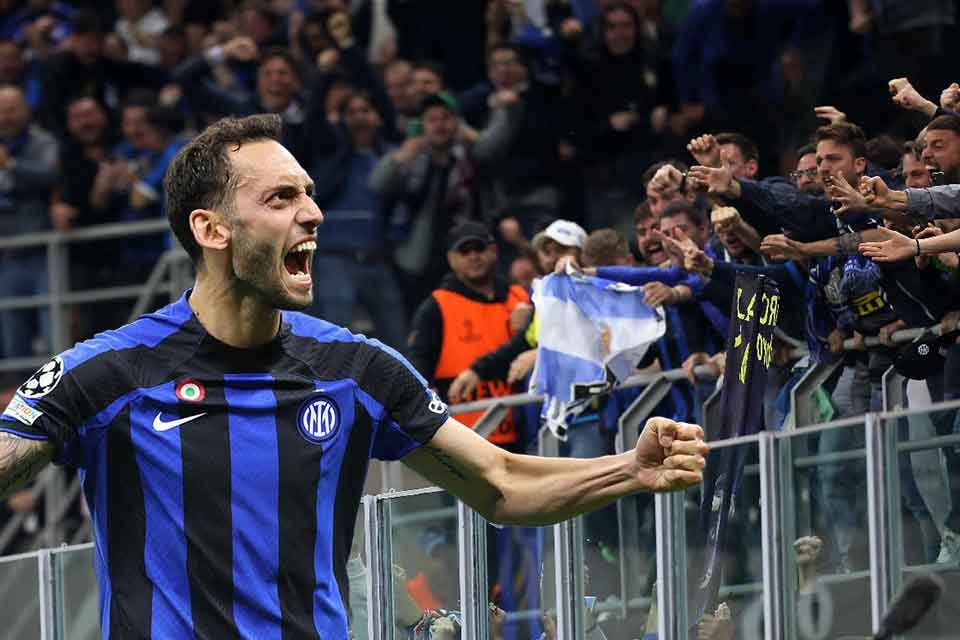 İki İtalyan devi Milan ve Inter, Giuseppe Meazza'da karşı karşıya