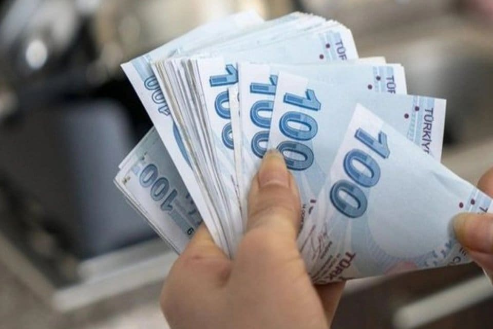 İYİ Parti S&ouml;zc&uuml;s&uuml; K&uuml;rşad Zorlu, partisinin asgari &uuml;cret talebini a&ccedil;ıkladı.