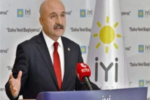 L&uuml;tf&uuml; T&uuml;rkkan'ın 'k&uuml;f&uuml;r krizi' sonrası istifasının ardından İYİ Parti Grup
