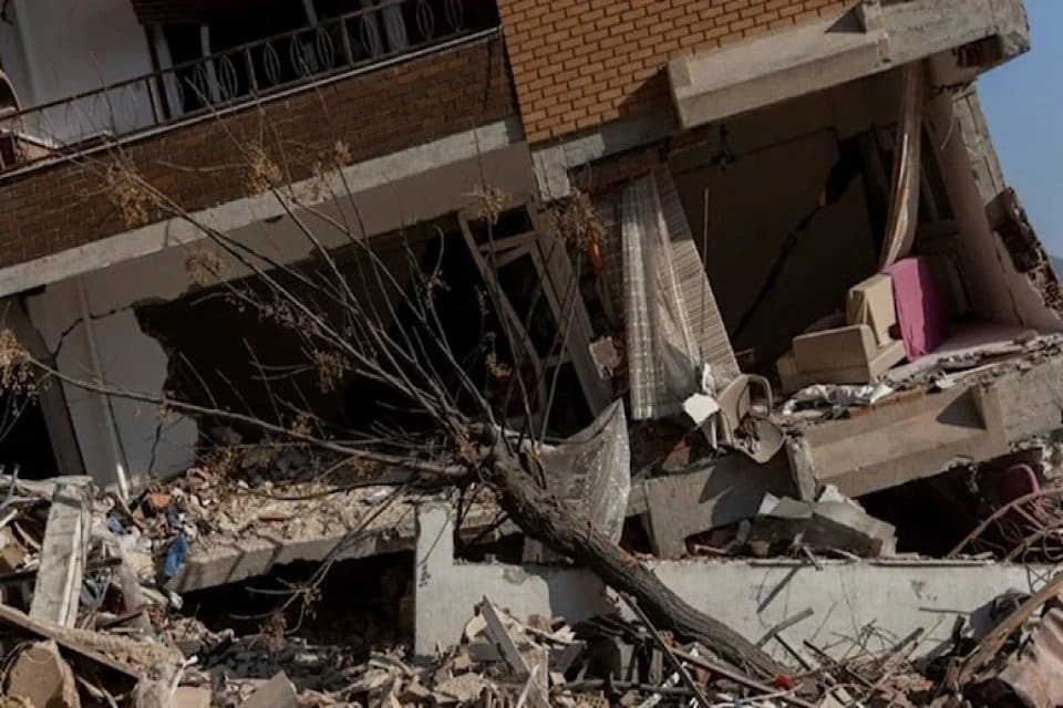 İYİ Parti, 11 ili etkileyen deprem b&ouml;lgesinden başka illere gitmek