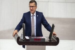 İYİ Parti Grup Başkanvekili L&uuml;tf&uuml; T&uuml;rkkan'ın g&ouml;revden alındığı y&ouml;n&uuml;ndeki bilgilerin
