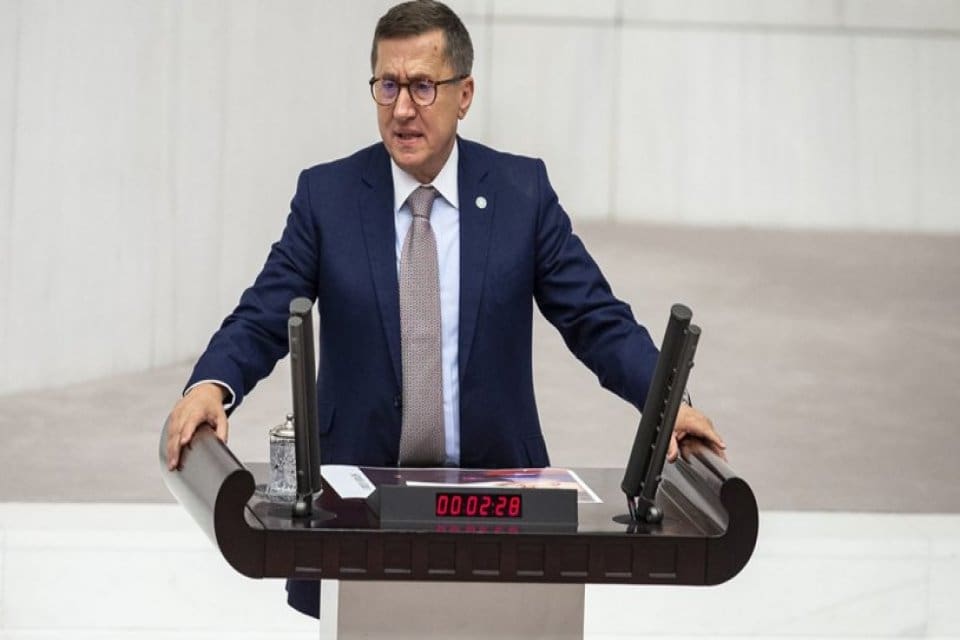 İYİ Parti Grup Başkanvekili L&uuml;tf&uuml; T&uuml;rkkan'ın g&ouml;revden alındığı y&ouml;n&uuml;ndeki bilgilerin