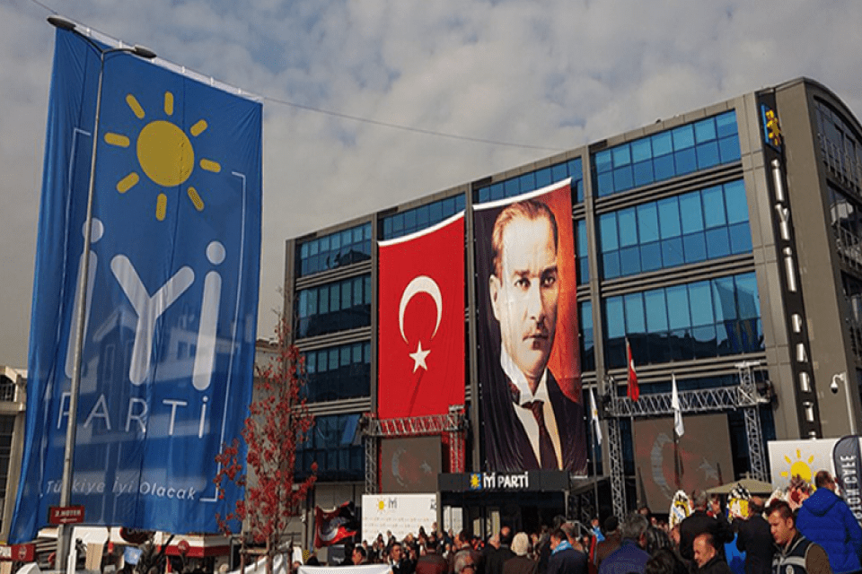 İYİ Parti Teşkilat Koordinat&ouml;r&uuml;&nbsp;S&uuml;leyman Sırrı &Ouml;zdolap,&nbsp;27 Temmuz itibarıyla &uuml;ye sayılarının