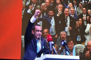 İYİ Parti İzmir İl Başkanı Sinan Bezircioğlu kimdir, nereli ka&ccedil;