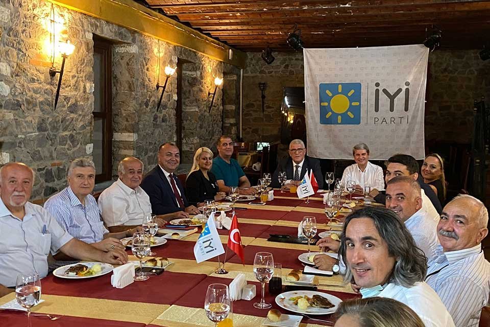 İYİ PARTİ İzmir Milletvekili ve TBMM. Grup Başkanvekili M&uuml;savat DERVİŞOĞLU;