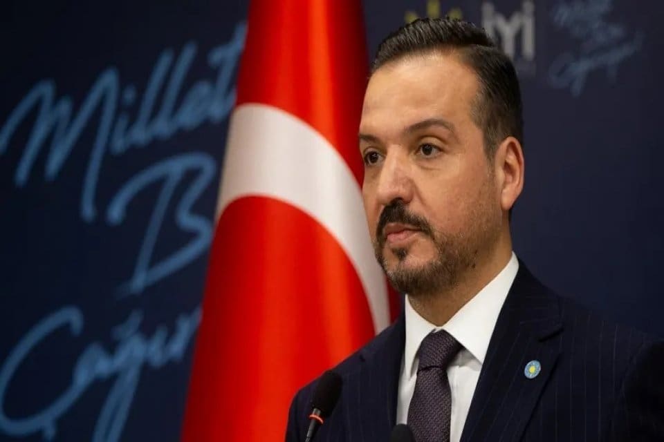 İYİ Parti, ikametgahını başka kentlere alan depremzedelerin ayrıldıkları kent i&ccedil;in