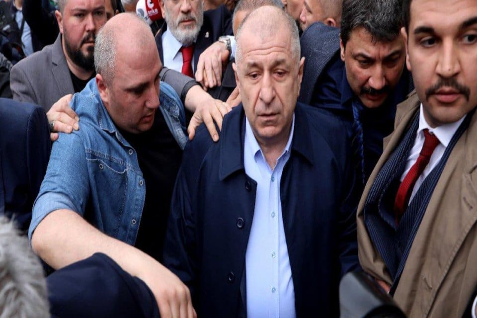 İYİ Parti ve CHP&rsquo;li vekiller Hatay sınırına&nbsp;&lsquo;temsili mayın&rsquo;&nbsp;d&ouml;şemek isterken kent
