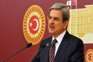 İYİ Partili Aytun &Ccedil;ıray, T&uuml;rkiye'nin Avrupa Voleybol Şampiyonası'nda Polonya&rsquo;yı 3-0