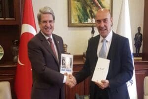 İYİ Parti Genel Başkan Başdanışmanı ve İzmir Milletvekili Aytun &Ccedil;ıray,