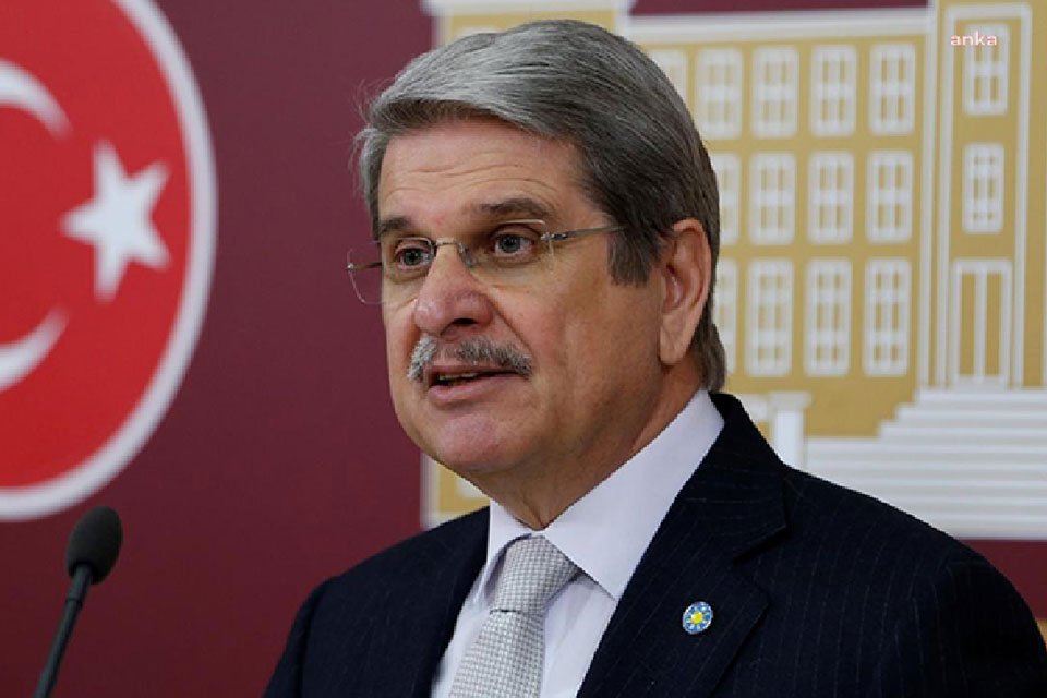 İYİ Partili &Ccedil;ıray, dilek&ccedil;esinde iki takımın da hem İzmir şehrinin