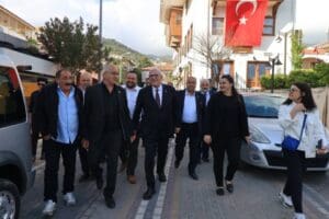 TBMM İYİ Parti Grup Başkanvekili ve İzmir Milletvekili M&uuml;savat Dervişoğlu,