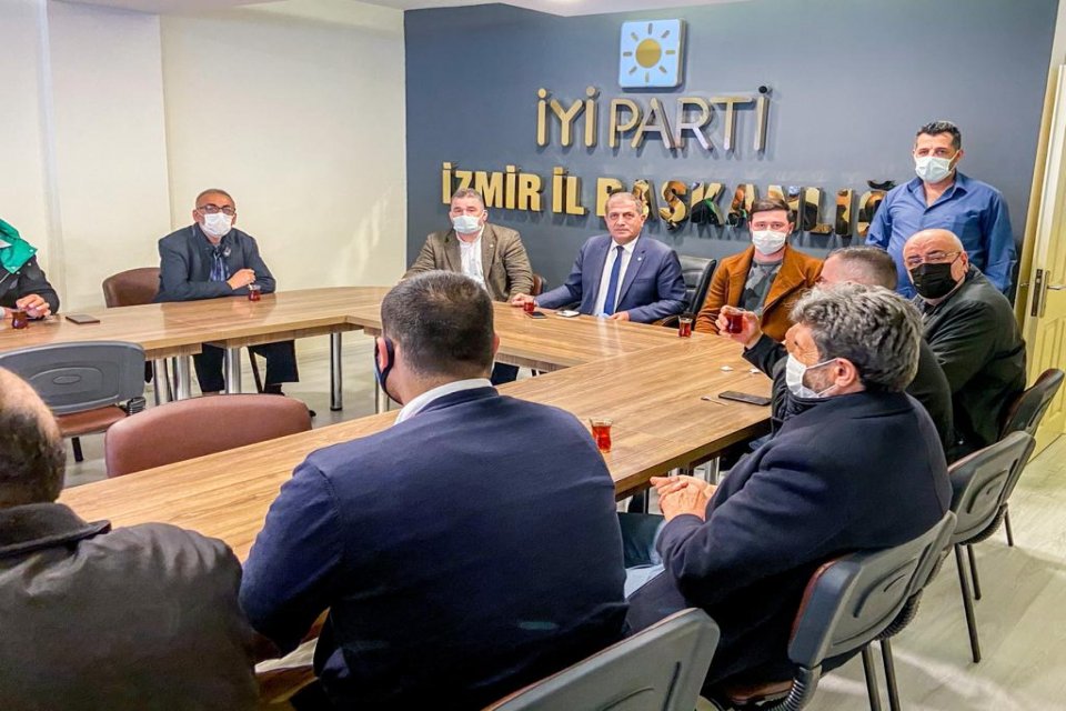 İYİ Parti İzmir İl Başkanı Hüsmen KIRKPINAR'ın yakın akrabalarından oluşan