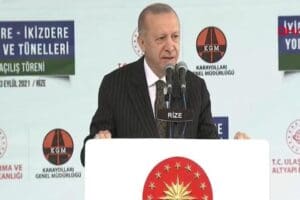 Cumhurbaşkanı Recep Tayyip Erdoğan İyidere-İkizdere yolu ve t&uuml;nelleri a&ccedil;ılış t&ouml;reninde