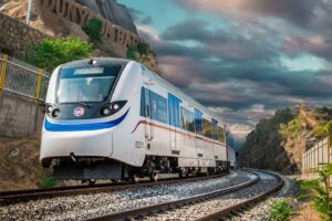 &Uuml;lkemizin havalimanı bağlantılı en b&uuml;y&uuml;k kent i&ccedil;i banliy&ouml; sistemi, ilk