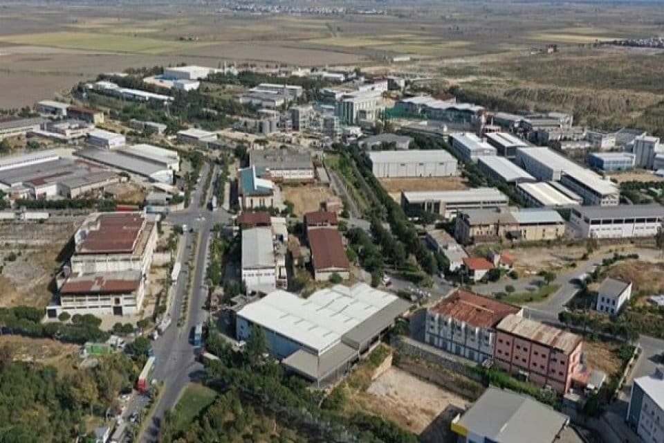 İzmir Serbest B&ouml;lgesi işlem hacminin 2022 yılında 1 milyar doları