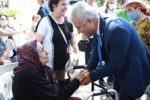 İzmir&nbsp;Depremzedeleri&nbsp;Dayanışma Derneği (İZDEDA) Başkanı Haydar &Ouml;zkan, bayram &ouml;ncesi bir a&ccedil;ıklamada