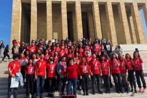 İzmir B&uuml;y&uuml;kşehir Belediyesi &ouml;l&uuml;m&uuml;n&uuml;n 83&rsquo;&uuml;nc&uuml; yıld&ouml;n&uuml;m&uuml;nde Ulu &Ouml;nder Mustafa Kemal