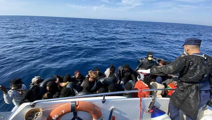 İzmir açıklarında 100 kaçak göçmen kurtarıldı