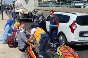 MANİSA'nın Turgutlu il&ccedil;esinde İzmir-Ankara kara yolu &uuml;zerindeki alt ge&ccedil;itte meydana