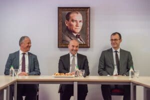 İzmir, 13 Avrupa kenti arasından 2026 Avrupa Gen&ccedil;lik Başkenti adaylığında