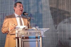 Konak Belediye Başkanı Abd&uuml;l Batur, se&ccedil;im &ouml;ncesinde Konaklılardan gelen istek