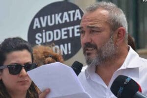 "Hi&ccedil;bir yerde hi&ccedil;bir baro tarafından bir iftar d&uuml;zenlendiğini hatırlamıyorum" diyen