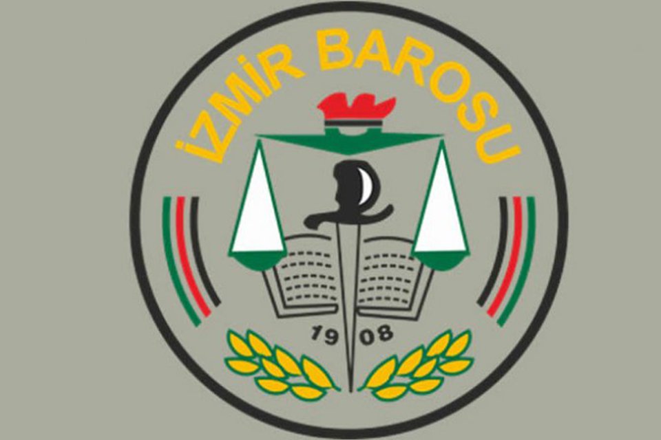 İzmir Barosu'nun açıklamasında “Şüpheli kolluk görevlilerinin eşgalleri tespit edildi" ifadeleri