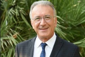 İzmir Barosu Genel Kurulunda, Çağdaş Avukatlar Grubu'nun adayı Sefa Yılmaz