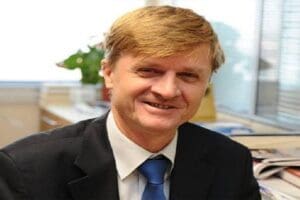 Karşıyaka Belediyesi'nde uzun yıllar basın danışmanlığı yapan Sedat S&ouml;zer'den acı