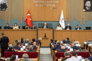 İzmir Büyükşehir Belediyesi Kasım ayı meclis toplantılarının ilk oturumu İzmir