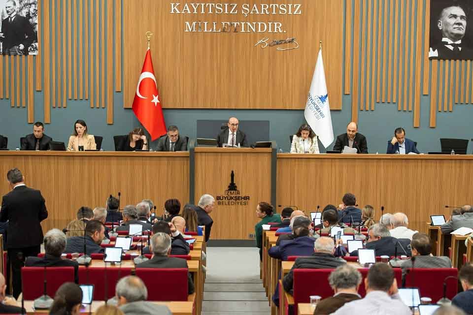 İzmir Büyükşehir Belediyesi Kasım ayı meclis toplantılarının ilk oturumu İzmir