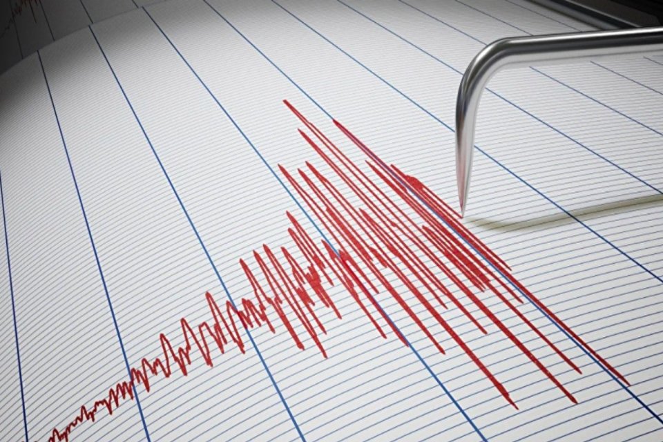 İzmir'de son 4 g&uuml;nde i&ccedil;erisinde 142 deprem meydana gelirken, bu