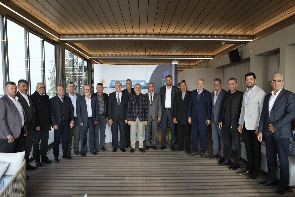 İzmir Buluşmaları kapsamında daha &ouml;nce siyasi, sanayici, spor ve esnaf