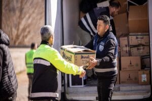 İzmir B&uuml;y&uuml;kşehir Belediyesi, deprem felaketi nedeniyle ekmek &uuml;retiminin durduğu Adıyaman&rsquo;ın