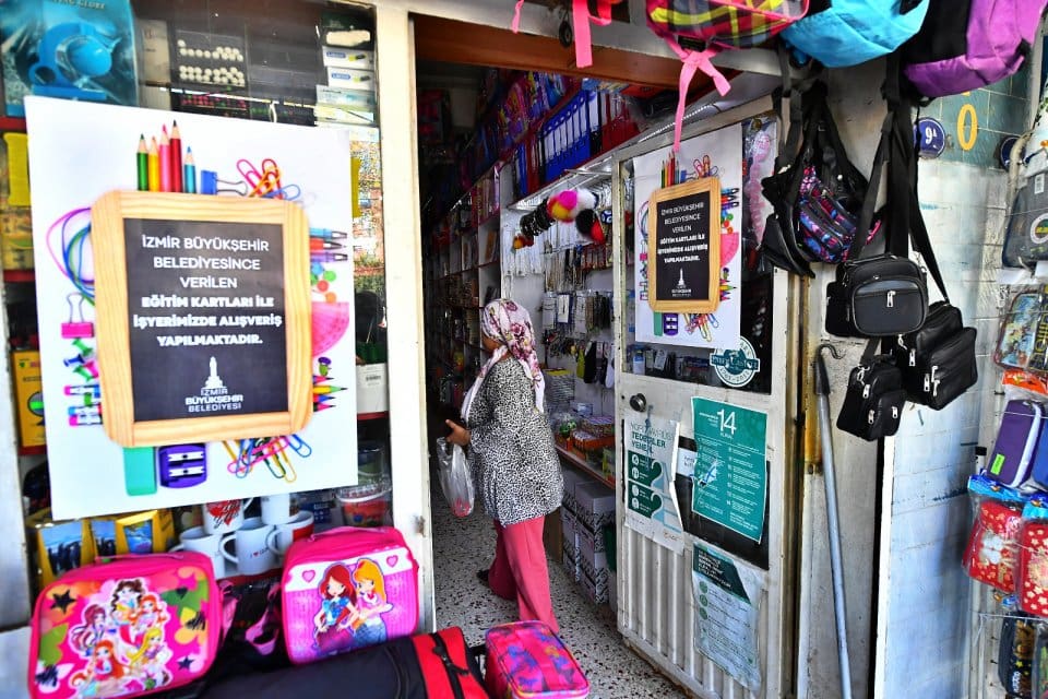 İzmir B&uuml;y&uuml;kşehir Belediyesi bu yıl da &ouml;ğrenci ve velileri yalnız