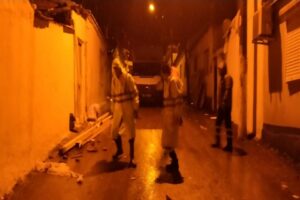 Meteorolojiden yapılan uyarılar doğrultusunda İzmir Büyükşehir Belediyesi ekipleri dün geceyi