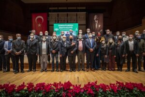 İzmir Büyükşehir Belediyesi (İBB) Başkanı Tunç Soyer, 28 üretici kooperatifinden