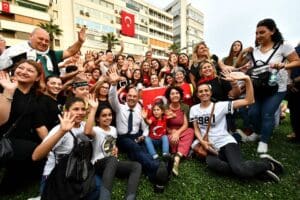 İzmir B&uuml;y&uuml;kşehir Belediyesi 102. yıl d&ouml;n&uuml;m&uuml;nde 19 Mayıs Atat&uuml;rk&rsquo;&uuml; Anma,