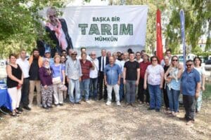 İzmir B&uuml;y&uuml;kşehir Belediye Başkanı Tun&ccedil; Soyer&rsquo;in &ldquo;Başka Bir Tarım M&uuml;mk&uuml;n&rdquo;