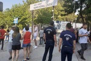 İzmir B&uuml;y&uuml;kşehir Belediyesi &ouml;ğrencilerin Y&uuml;ksek&ouml;ğretim Kurumları Sınavı&rsquo;na g&uuml;ven ve huzur