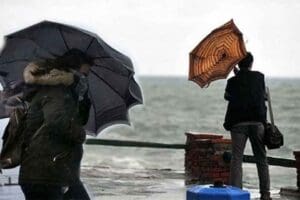 Meteoroloji Genel M&uuml;d&uuml;rl&uuml;ğ&uuml; (MGM), bir&ccedil;ok ilde sağanak yağış beklendiğini duyururken,