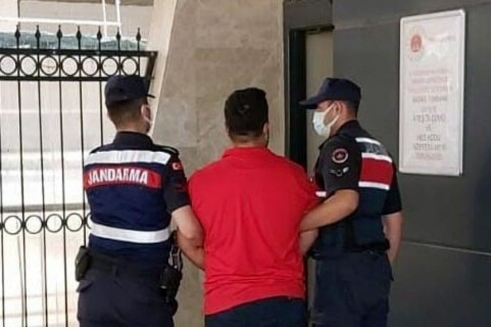 İzmir'de, jandarmanın 10-17 Haziran'daki operasyonlarında ter&ouml;r &ouml;rg&uuml;tleri FET&Ouml; ve PKK'ya