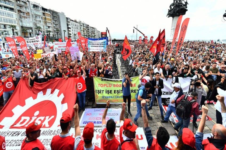 1 Mayıs kutlamaları kapsamında Cumhuriyet Meydanı&rsquo;nda toplanan siyasi parti, sendika