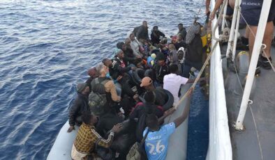 İzmir'de 138 göçmen kurtarıldı, 45 göçmen yakalandı