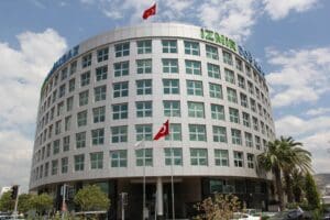 İzmirgaz, Karabağlar'daki ikinci, kentteki ise 17'inci abone merkezini hizmete a&ccedil;tı.