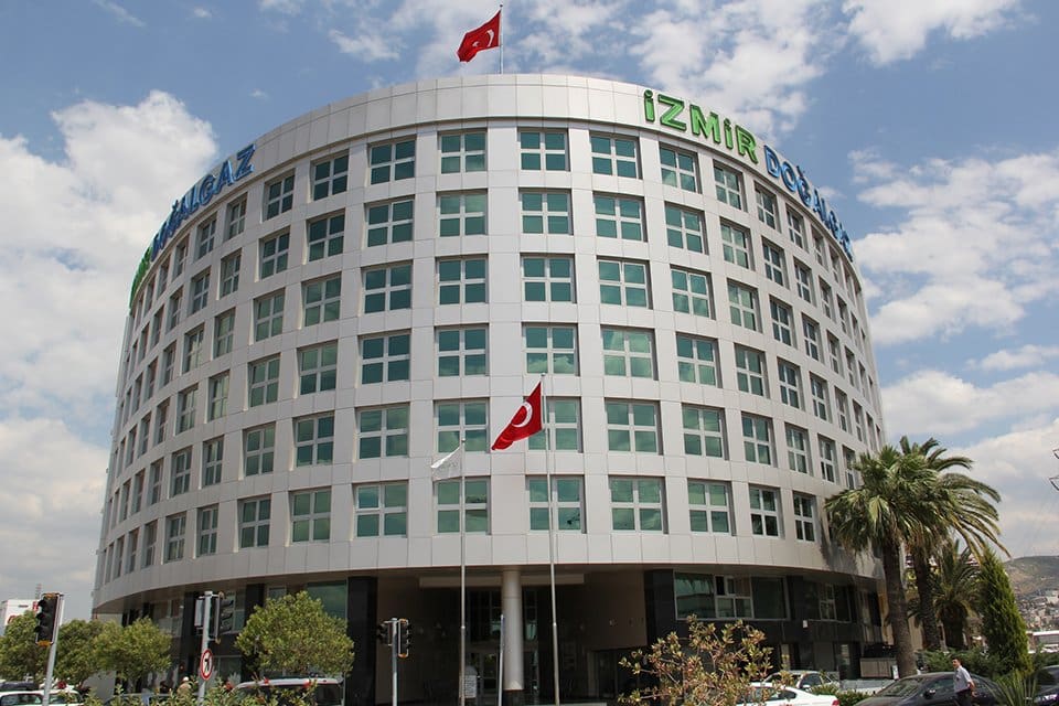 İzmirgaz, Karabağlar'daki ikinci, kentteki ise 17'inci abone merkezini hizmete a&ccedil;tı.