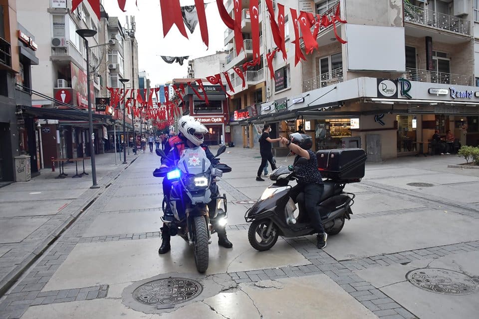 Koronavir&uuml;s tedbirleri kapsamında t&uuml;m T&uuml;rkiye'de 17 g&uuml;nl&uuml;k tam kapanma kararı